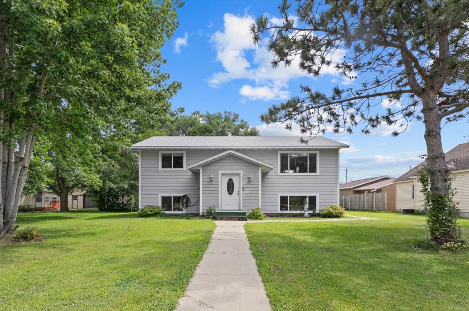 Single-family home in the Twin Cities south metro — the kind of home Alonté Alexander helps clients buy and sell in Mendota Heights